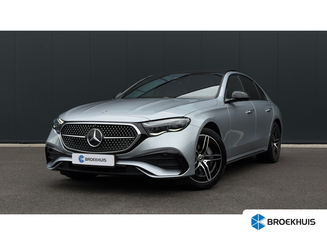 Mercedes-Benz E-klasse - 313pk 300e AMG Line | AMG-Styling | 360 Camera | Burmeister Audio | Stoelventilatie | Adap - AutoWereld.nl