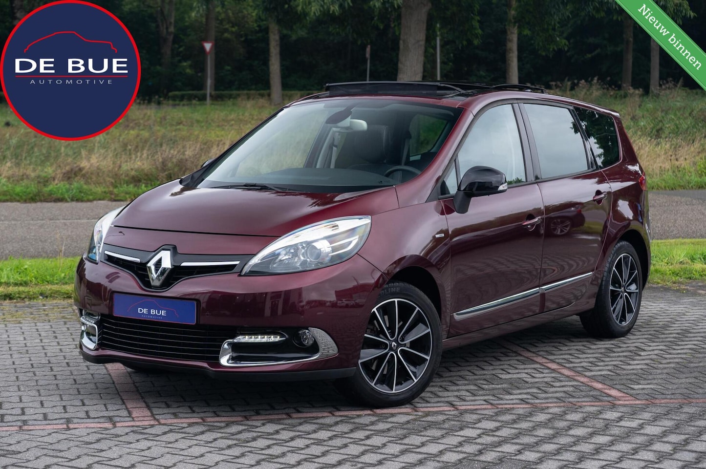 Renault Grand Scénic - 2.0 Bose|Automaat|Org NL NAP|Trekhaak|Panoramadak|Rouge Grenat Metallic|Volledig Onderhoud - AutoWereld.nl