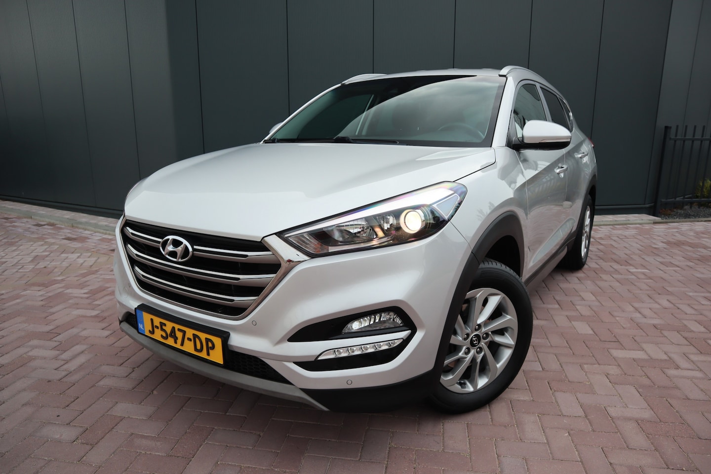 Hyundai Tucson - 1.6 GDi Comfort Camera Navigatie Lane Assist Trekhaak  Etc. - AutoWereld.nl