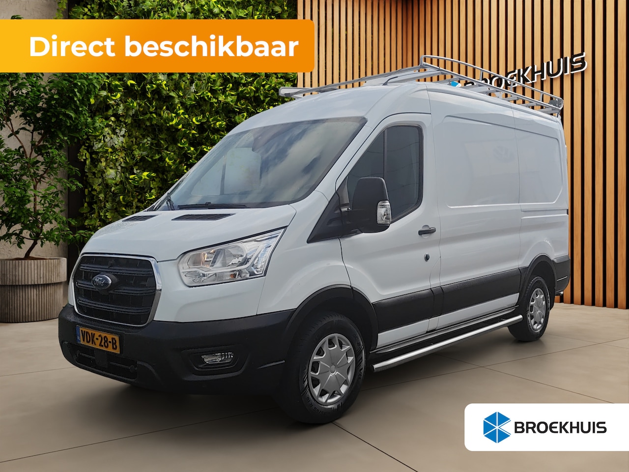 Ford Transit - 350 2.0 TDCI L2H2 Trend RWD 170PK 3500kg Trekgewicht! | Camera | BLIS | Dealer onderhouden - AutoWereld.nl