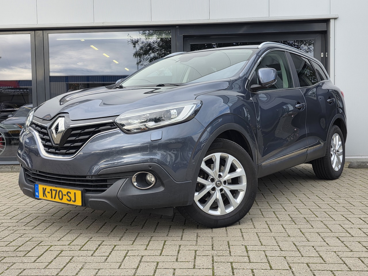 Renault Kadjar - 1.2 TCe Intens + KEYLESS + NAVI + CRUISE + HALF LEER + LM VELGEN - AutoWereld.nl