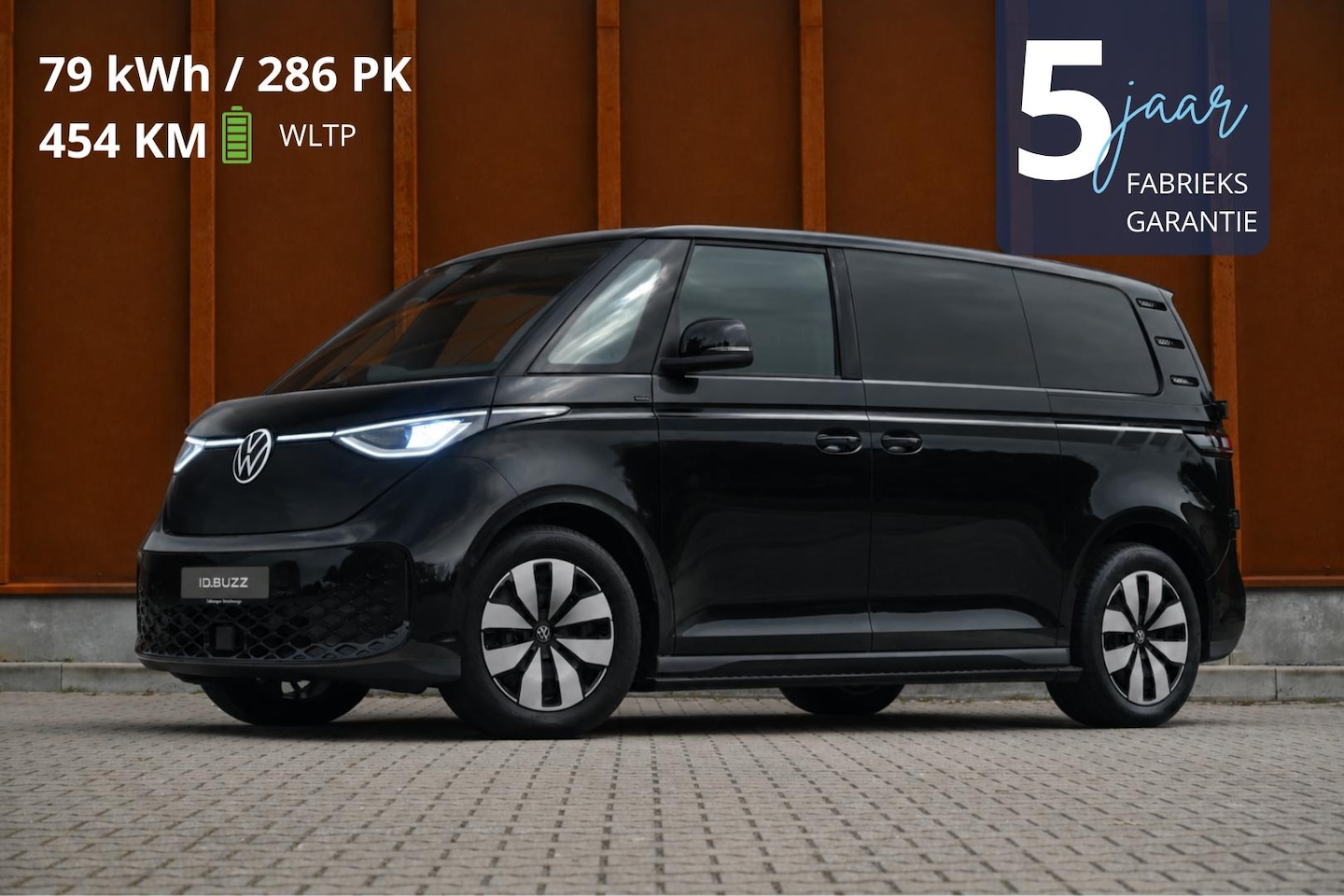 Volkswagen ID. Buzz Cargo - 79 kWh Black Edition 286pk| Long Range 454 km | 2x schuifdeur | € 528,= pm - AutoWereld.nl