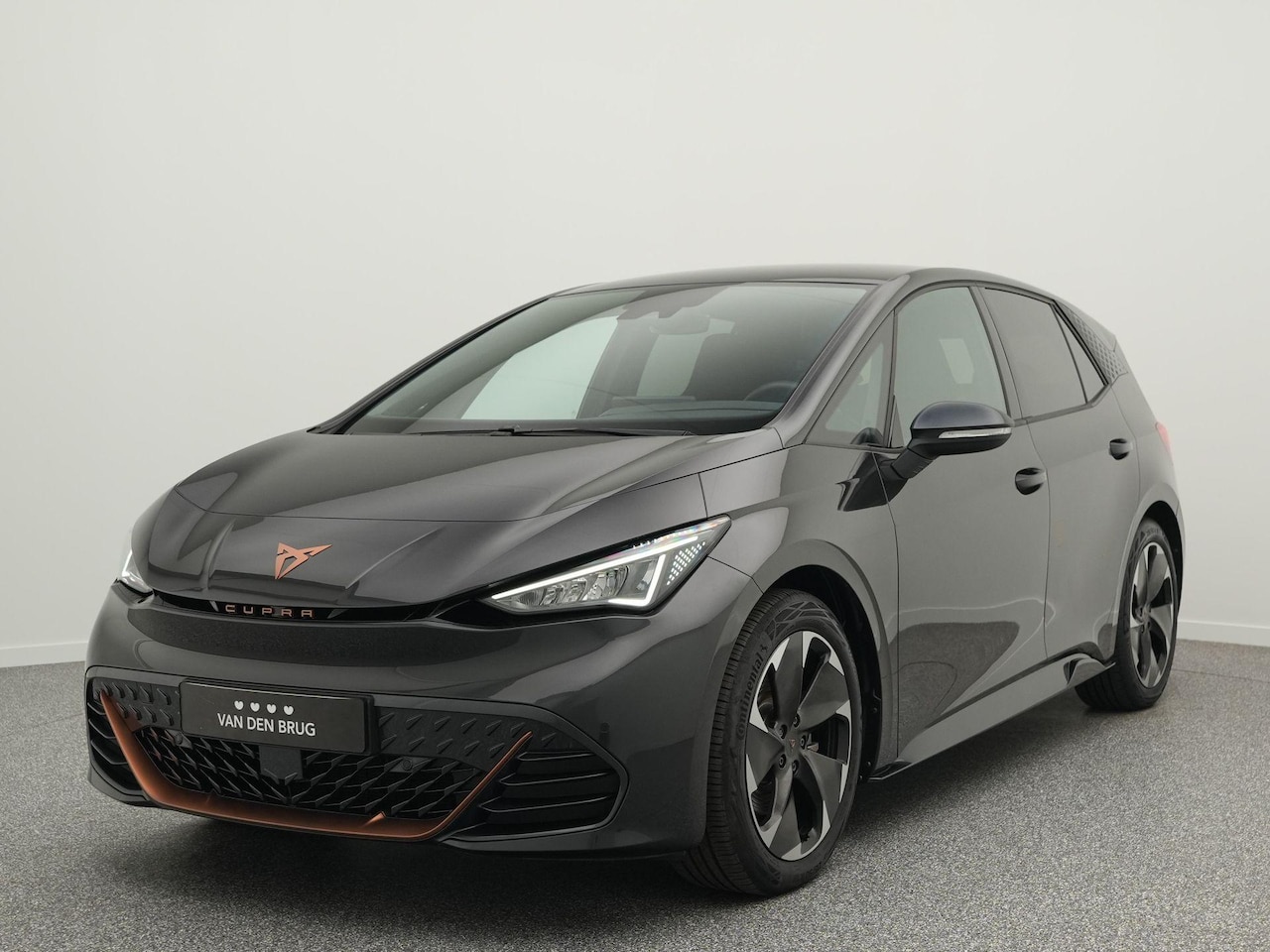 CUPRA Born - Essential 62 kWh SOH 96% | LED | Adaptieve cruise control | Camera | Navigatie | 19 Inch v - AutoWereld.nl