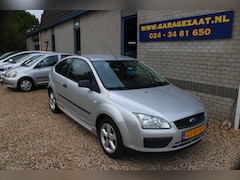 Ford Focus - 1.4-16V 3DRS Trend Airco Lm velgen weinig km