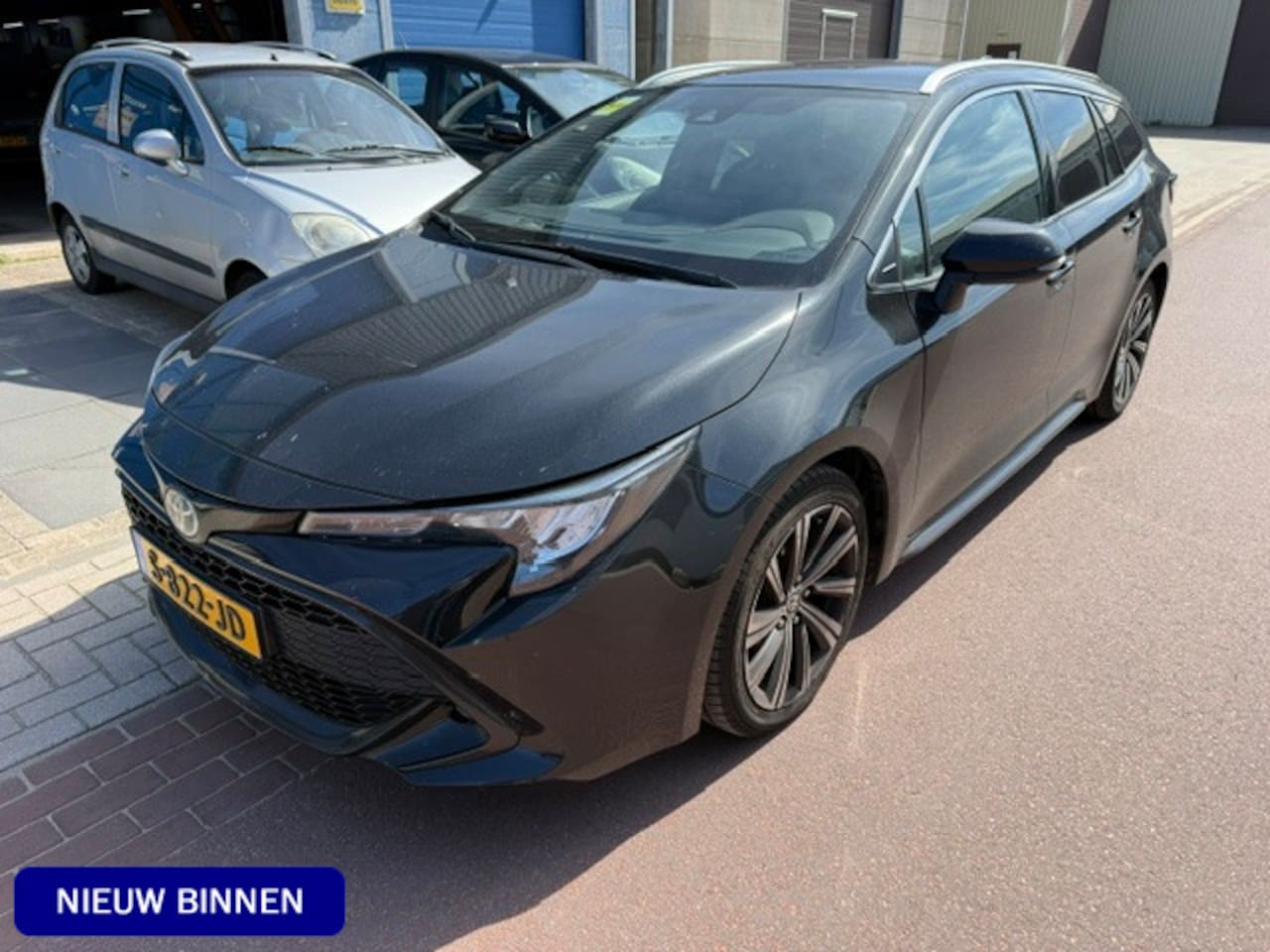 Toyota Corolla Touring Sports - 1.8 Hybrid Business Plus bj. 2023 BTW auto Nieuwe Yokohama All Season banden, accu en remm - AutoWereld.nl