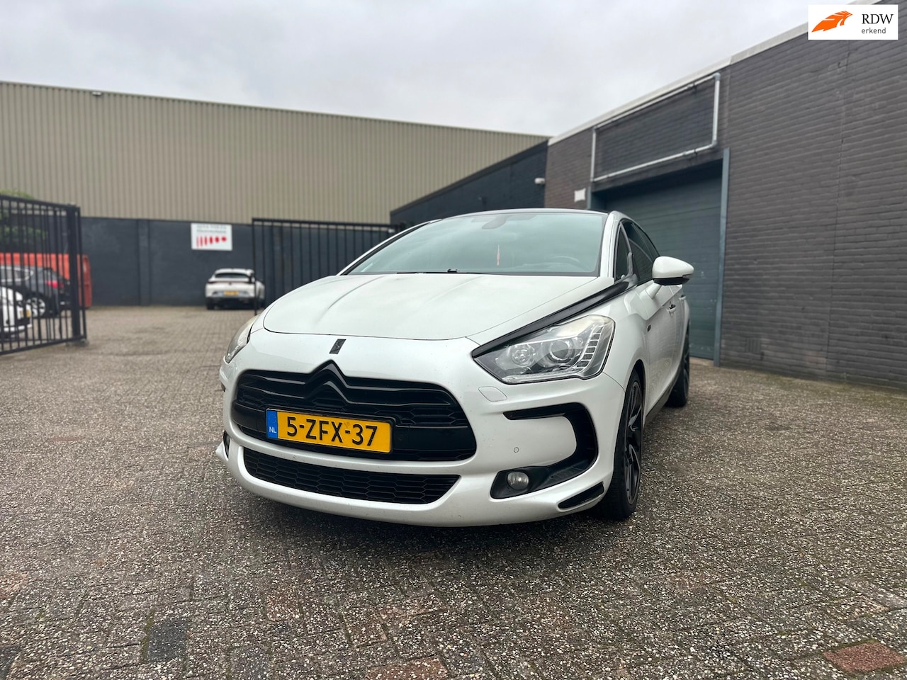 Citroën DS5 - 2.0 Hybrid4 Sport Chic Clima Cruise Navi Leer Pano Led PDC Headup Keyless Vollllll - AutoWereld.nl