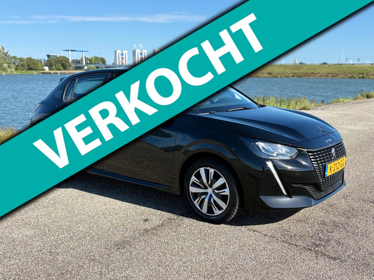 Peugeot 208 - 1.2 PureTech Blue Lease Active/Navi/Airco/Prk Sensoren - AutoWereld.nl