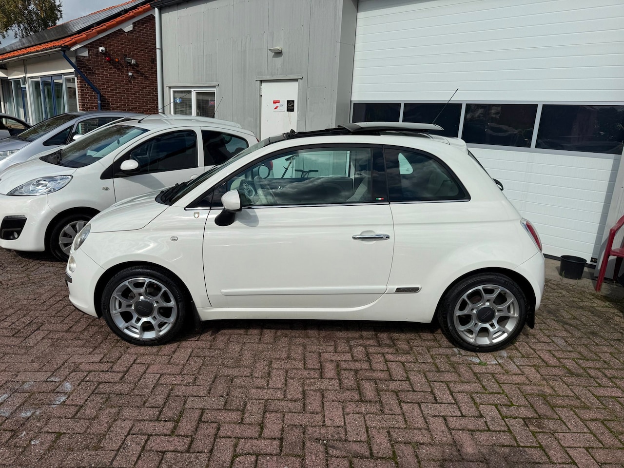 Fiat 500 - 1.2 Lounge AUTOMAAT - AutoWereld.nl