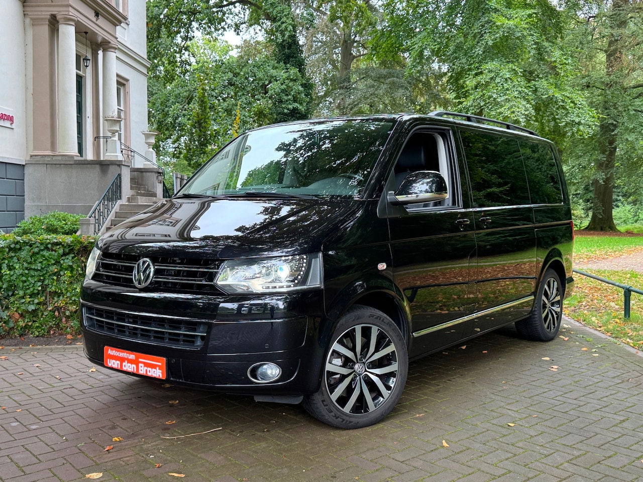 Volkswagen Transporter Multivan - 2.0 TDI 4Motion Highline 7Persoons Automaat Leder Elektrische Deuren Xenon Navi Camera - AutoWereld.nl