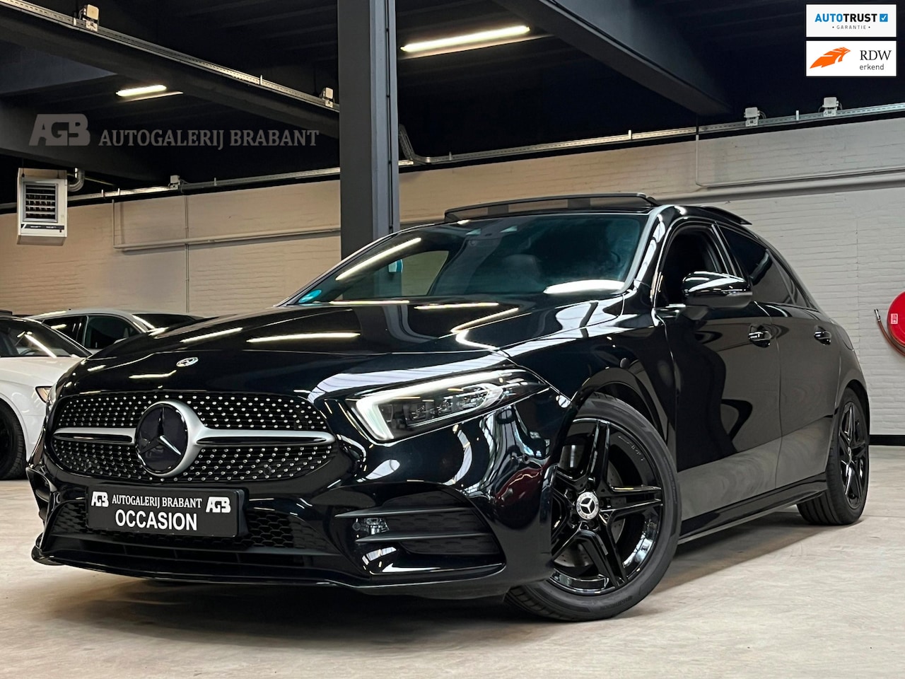Mercedes-Benz A-klasse - A 250 AMG Pano/Sfeer/CarPlay/Automaat - AutoWereld.nl