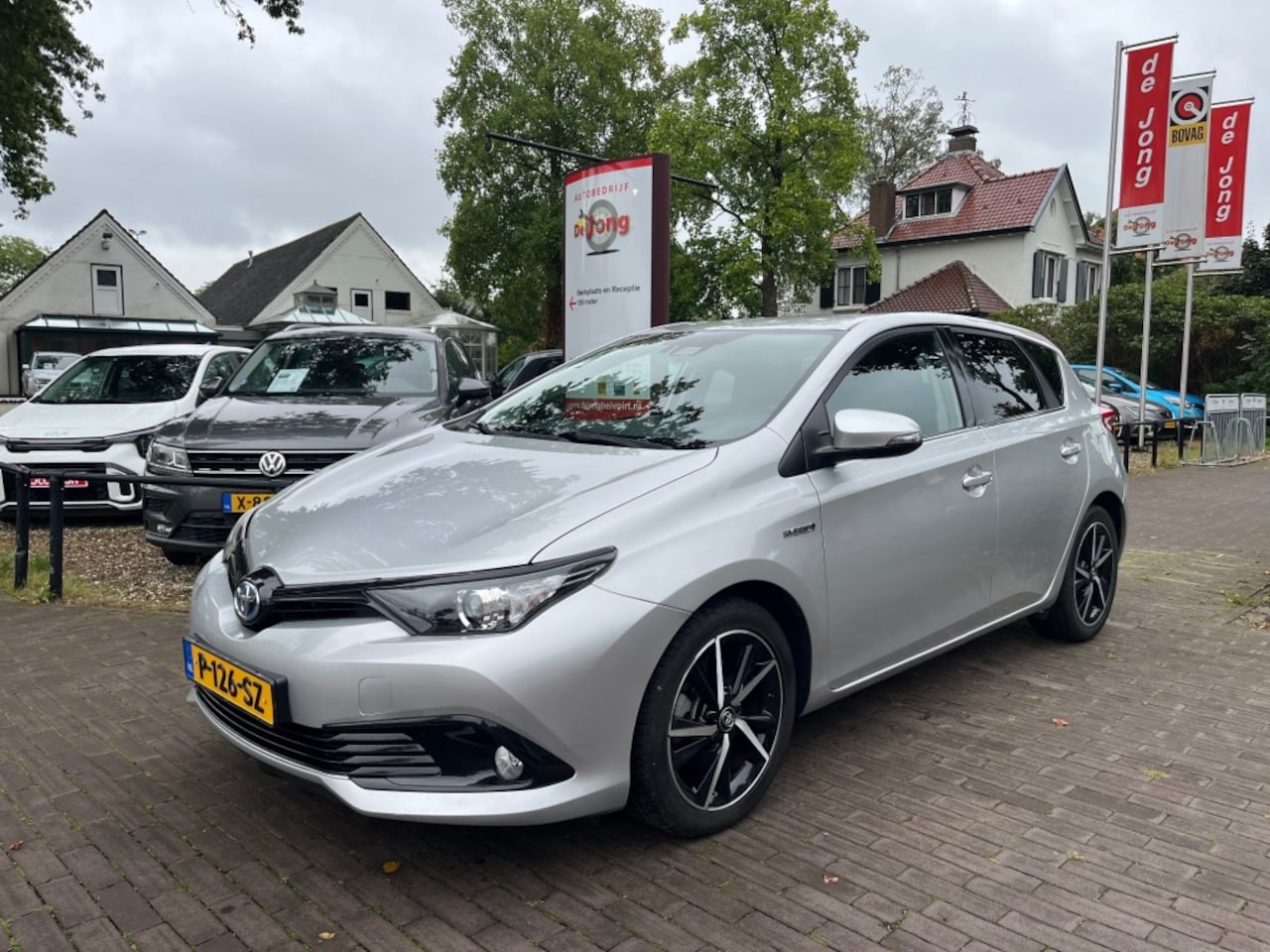Toyota Auris - 1.8 HYBRID DYNAMIC AUTOMAAT / CAMERA / CRUISE CTR. / AIRCO-ECC / ELEK. RAMEN / 17'' LM-VEL - AutoWereld.nl
