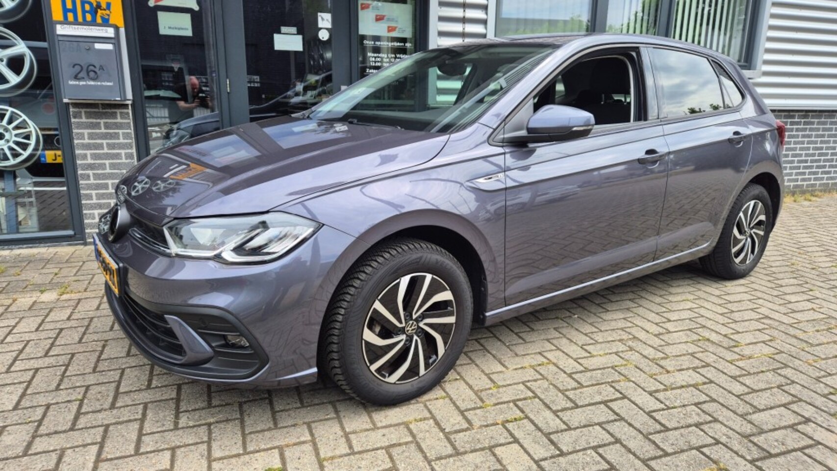 Volkswagen Polo - 1.0i TSI R line DSG  95PK AIRCO NAVI PDC VIRTUAL ACC APP STOELVERWARMING - AutoWereld.nl