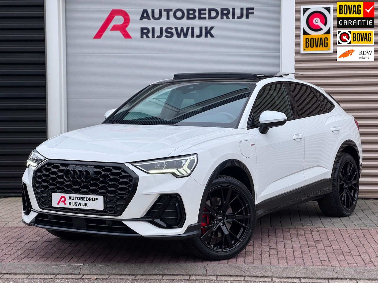 Audi Q3 Sportback - 45 TFSI e S Edition Pano/Sfeer/Keyless/Matrix - AutoWereld.nl