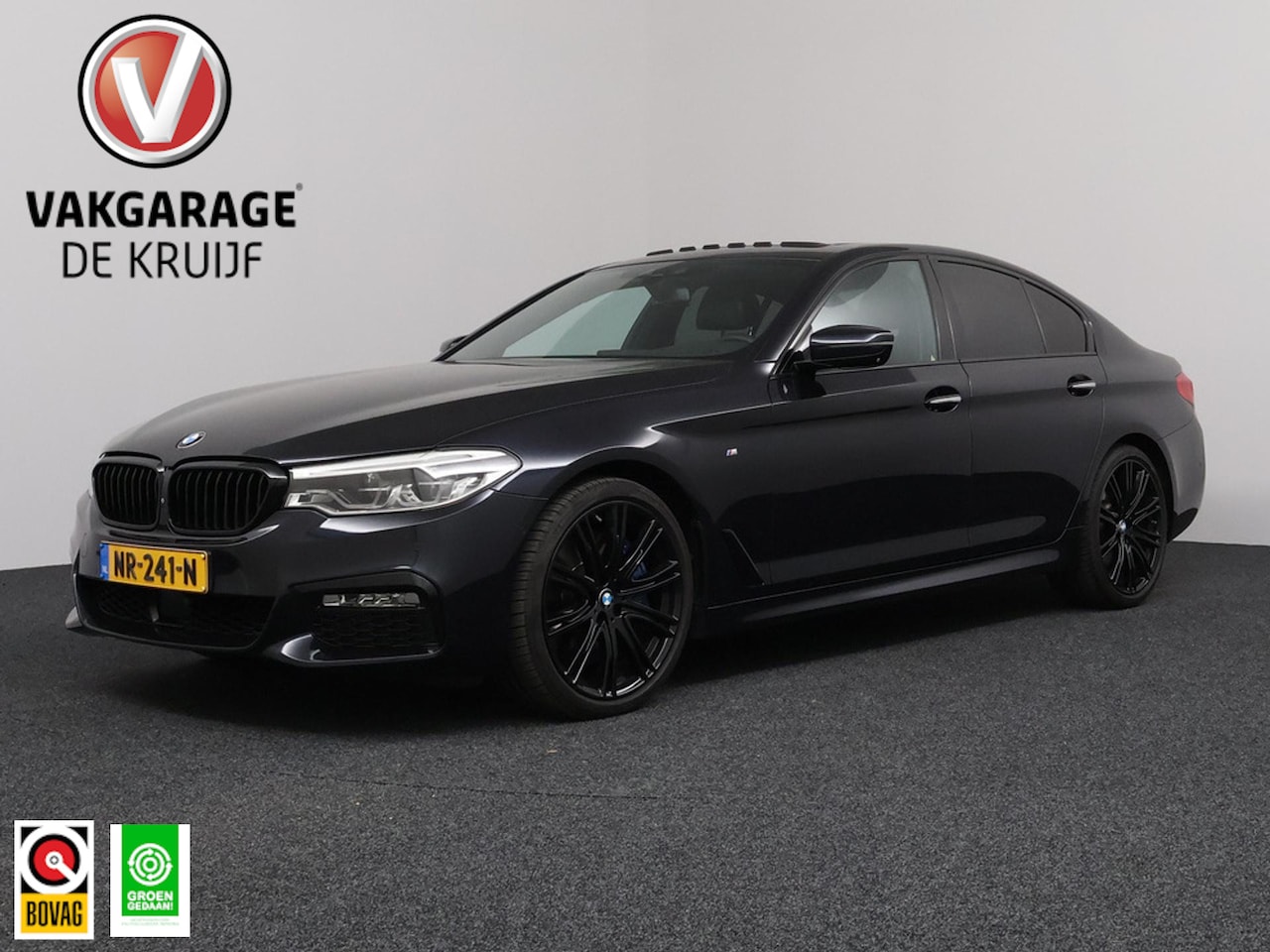BMW 5-serie - 540i High Executive M-Pakket | Kleppensysteem | 360° Camera | ACC | Trekhaak! - AutoWereld.nl