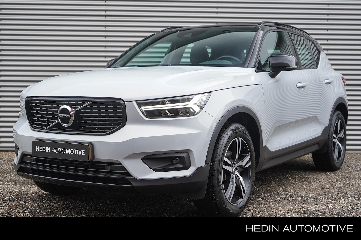 Volvo XC40 - T2 R-Design AUT. | Adaptive Cruise | BLIS | Keyless | Elektrische Achterklep | 18 inch | Z - AutoWereld.nl