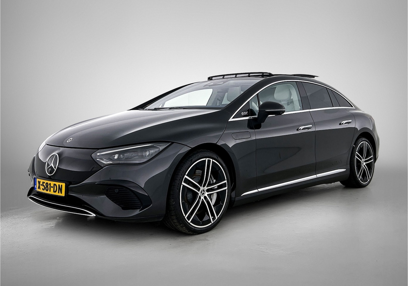 Mercedes-Benz EQE - 300 Luxury Line 89 kWh Burmester | Panoramadak Inclusief 24 maanden Mercedes-Benz Certifie - AutoWereld.nl
