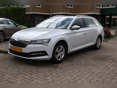 Skoda Superb Combi - 1.5 TSI ACT Busn. Ed. / NL-Auto / Clima / Aplle, andr. / Navi / Led verl
