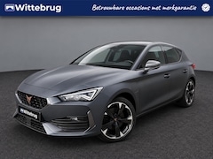 CUPRA Leon - 1.4 e-Hybrid 204PK DSG Performance / Matte lak / Keyless Entry / Full LED / Stuur & Stoelv