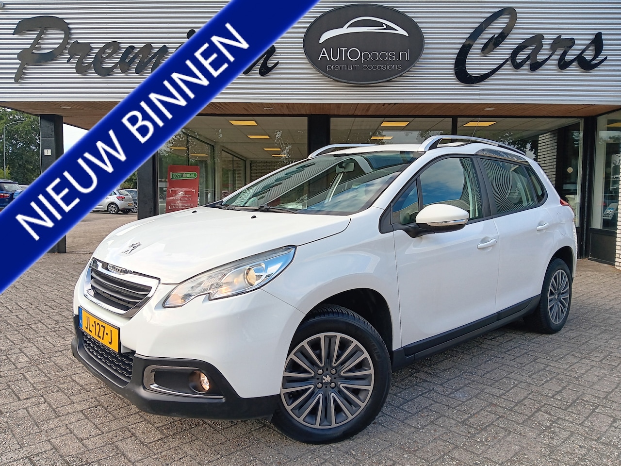 Peugeot 2008 - 1.2 PureTech Blue Lion NAV,AUTOMAAT,ZEER NETJES,CRUISE. - AutoWereld.nl