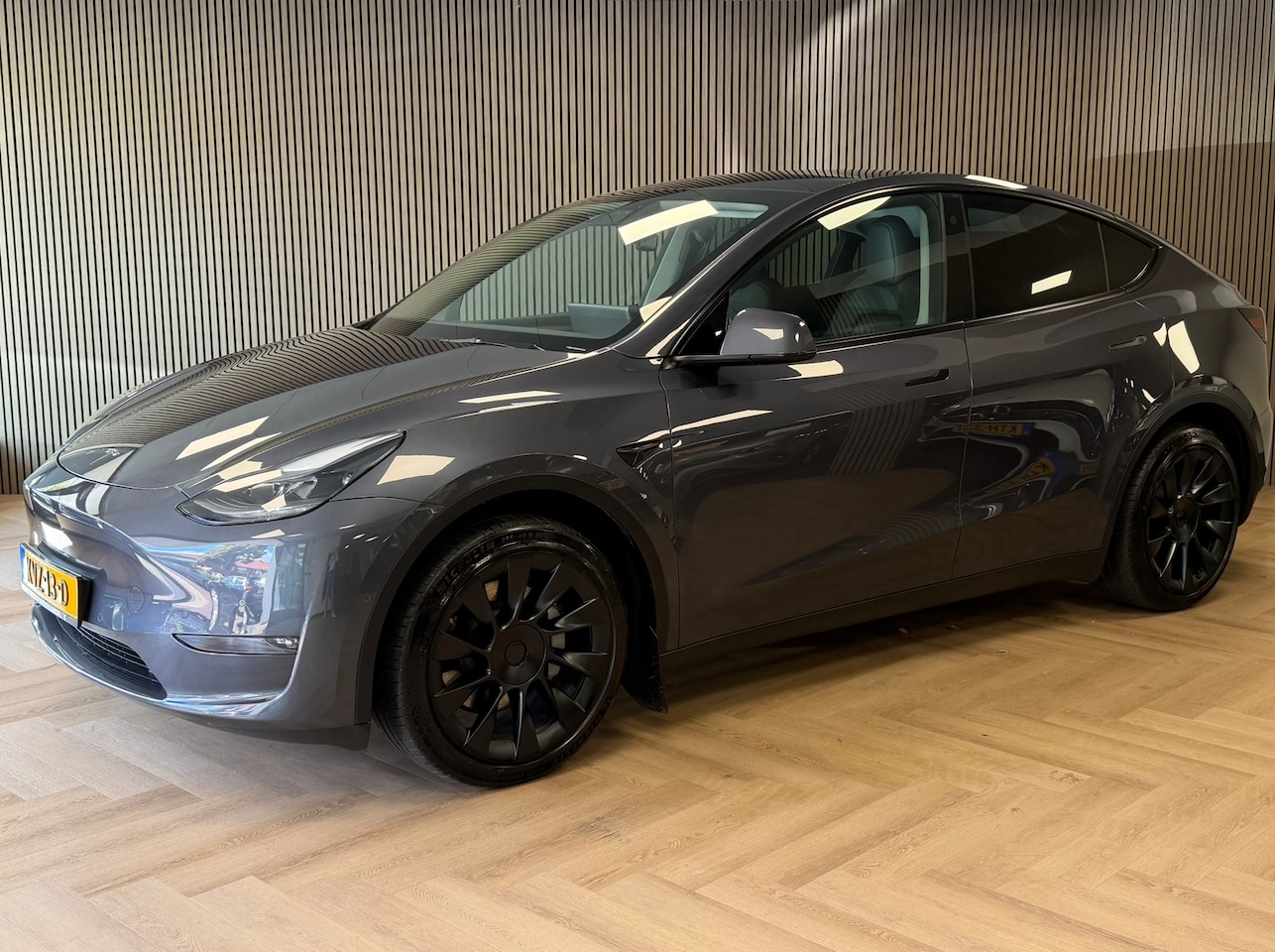 Tesla Model Y - Long Range AWD dual motor 75 kWh 533KM bereik WLTP - AutoWereld.nl