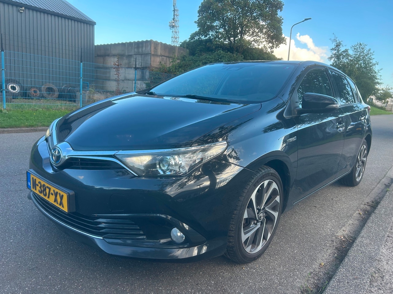 Toyota Auris - 1.8 Hybrid Dynamic - Navi - Camera - 17 inch - AutoWereld.nl