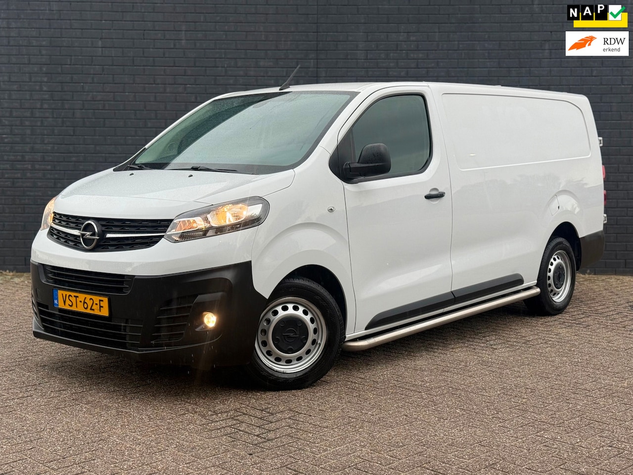 Volkswagen Transporter - 1.5 CDTI L3H1 Edition Bj 11-2022 Airco Navi Pdc v+a 1e eigenaar - AutoWereld.nl