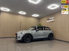 MINI 3-Deurs - 1.5 Cooper * Automaat / 1e Eig / Navigatie / LM Velgen / Cruise control / NL Auto