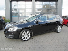Volvo V60 - 1.5 T2 Polar+ 103dkm Automaat Cruise Trekhaak Navigatie Led Stoelverwarming