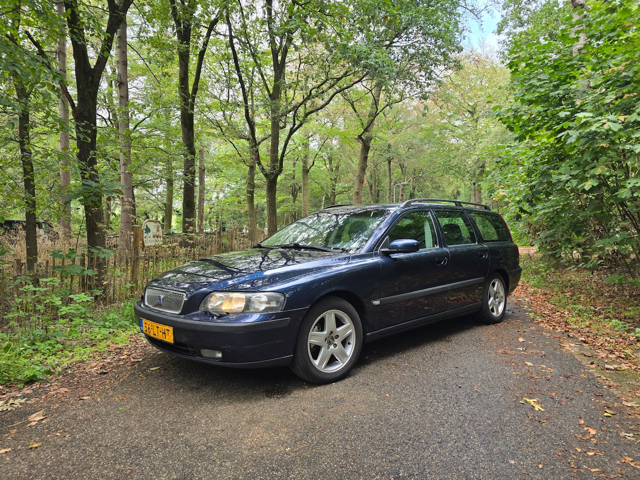 Volvo V70 - 2.4 Edition II Volvo V70 2.4 140pk 2003 Blauw | APK t/m 02-2027 | Distributie vervangen | Leder, Cruise, - AutoWereld.nl