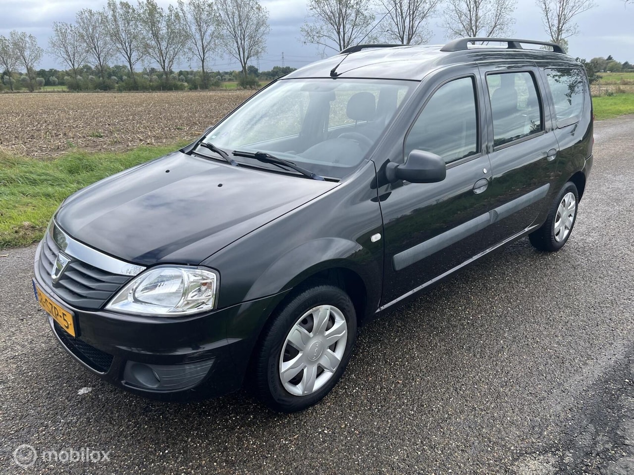 Dacia Logan MCV - 1.6 MPI Aniversare /Airco/5p./Trekhaak - AutoWereld.nl