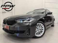 BMW 5-serie Touring - 530e xDrive High exe PANO/TREKHAAK/H&K/LASER/360CAMERA/HEAD-UP/ACC/LEER-SPORT/SFEER/DRIVIN