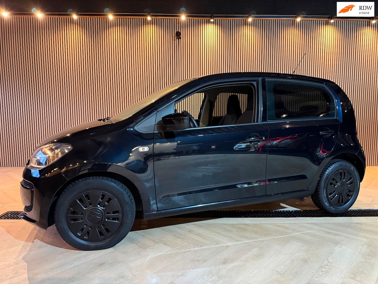 Volkswagen Up! - 1.0 Automaat | Black on Black | Cruise - AutoWereld.nl