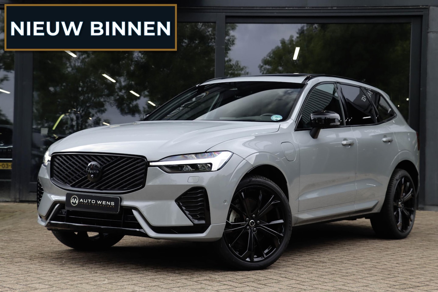 Volvo XC60 - T6 AWD Ultra Black Edition Pano 360cam Harman Kardon Alarm klasse 3 - AutoWereld.nl