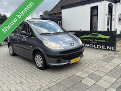 Peugeot 1007 - 1.4 Urban | NIEUWE APK | RIJD SUPER