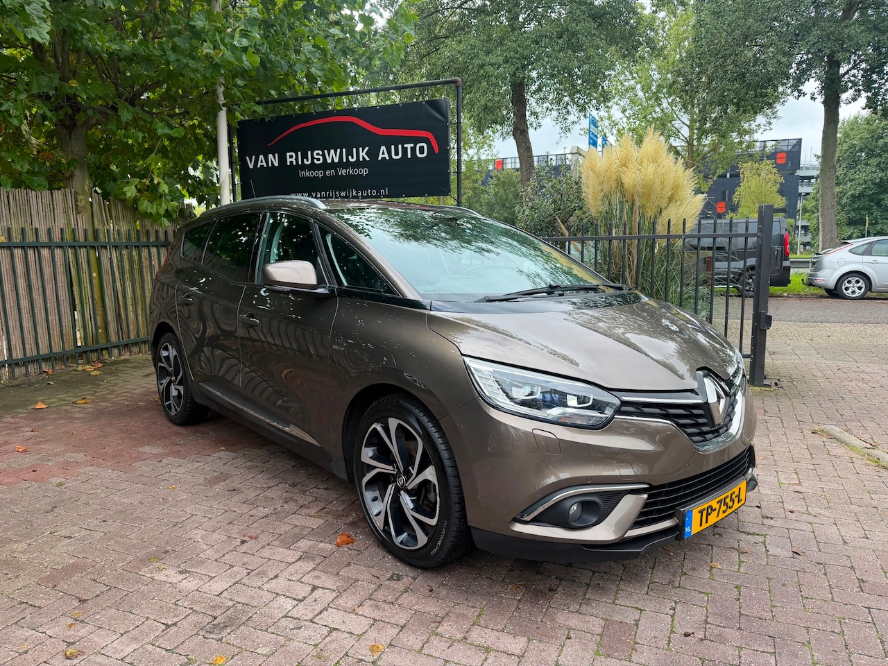 Renault Grand Scénic - 1.6 dCi Bose 7Pers Ex Bpm Leder Head-Up - AutoWereld.nl