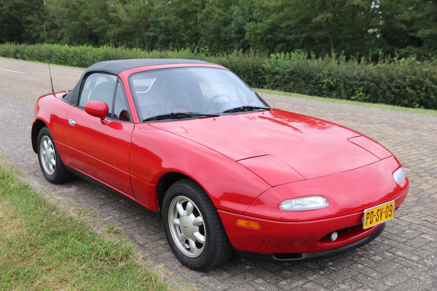 Mazda MX-5 - 1.6i-16V Miata 1.6 - Leder - Front lip - 18.2 - roll bar - Spaghetti - - AutoWereld.nl