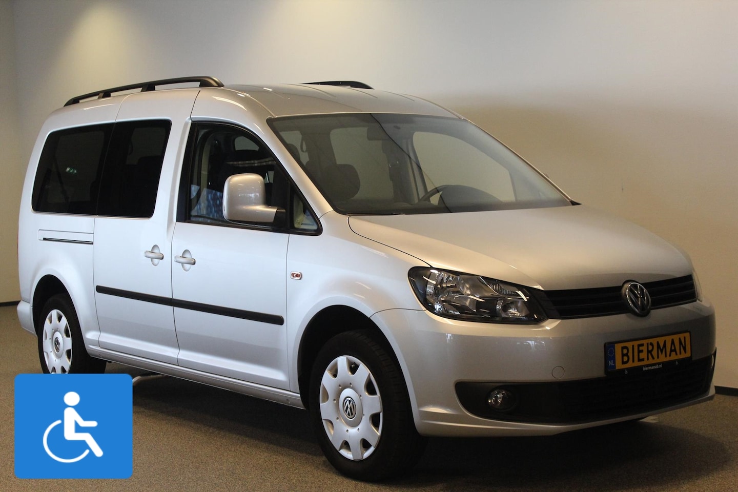 Volkswagen Caddy Maxi - Rolstoelauto 5+1 - AutoWereld.nl