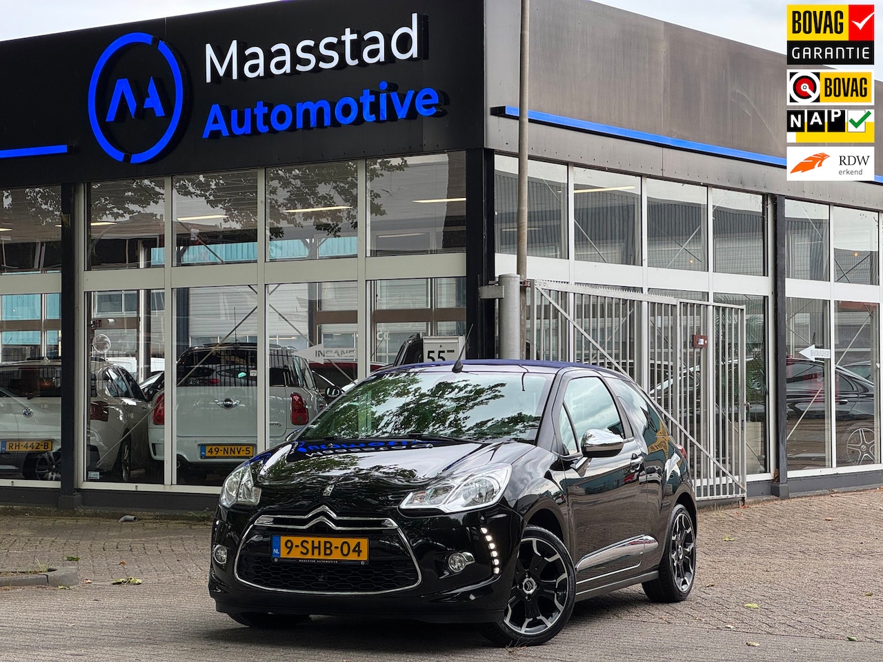 Citroën DS3 Cabrio - 1.2 VTi So Chic Cabrio Lage KMS in Nette staat - AutoWereld.nl