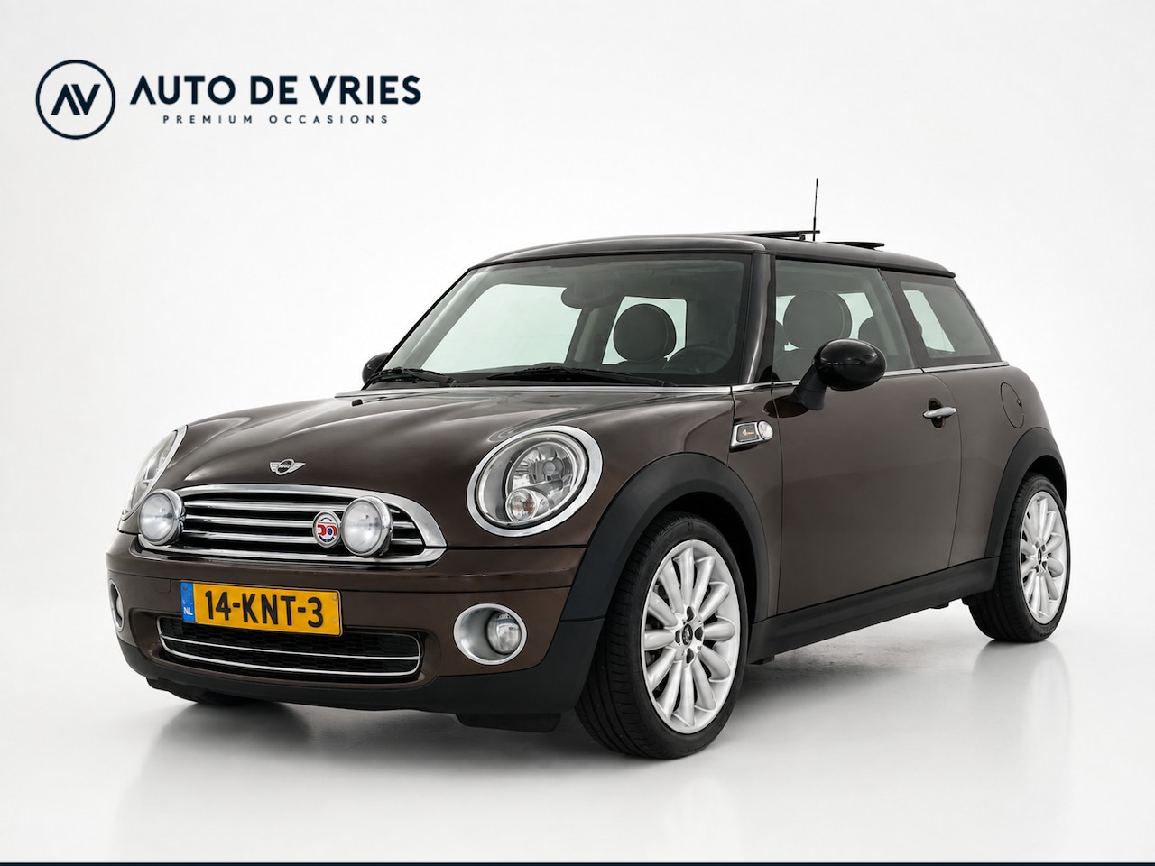 MINI 3-Deurs - 1.6 120pk Cooper Business Line | Airco | Leder | Stoelverwarming | Panoramadak - AutoWereld.nl