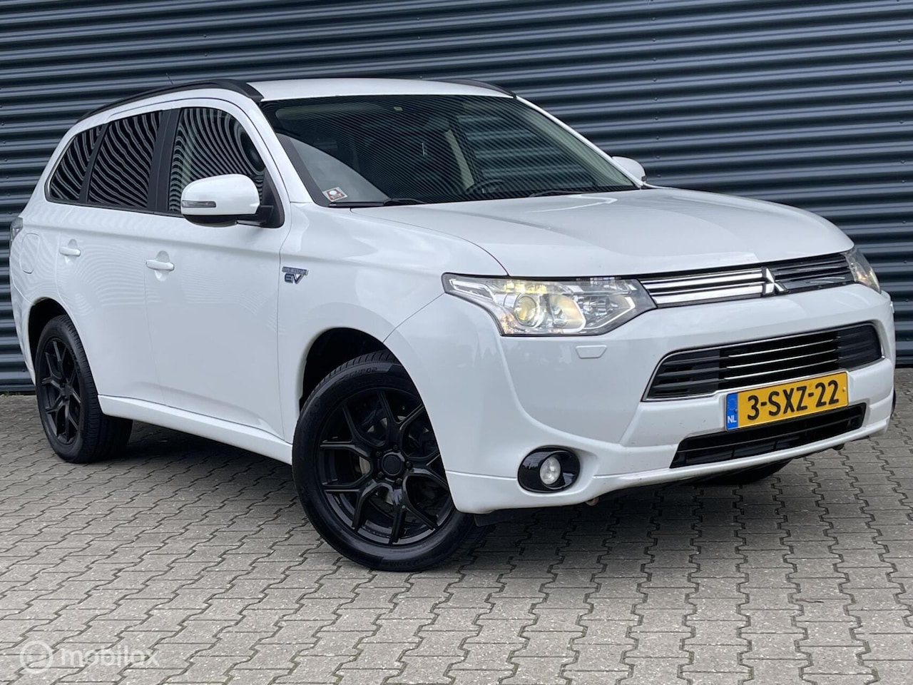 Mitsubishi Outlander - 2.0 PHEV Executive| Zeer nette auto!! - AutoWereld.nl