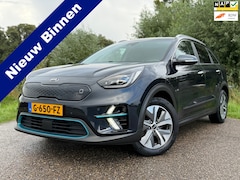 Kia e-Niro - ExecutiveLine 64 kWh / SoH 100% / NL Auto / Full Option / Stoelverwarming en koeling / Cam