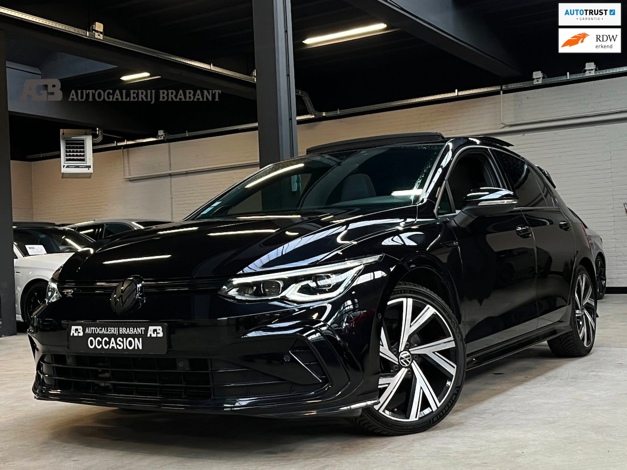 Volkswagen Golf - 1.5 eTSI R-Line Pano/Smart Climate/CarPlay/Automaat/ - AutoWereld.nl