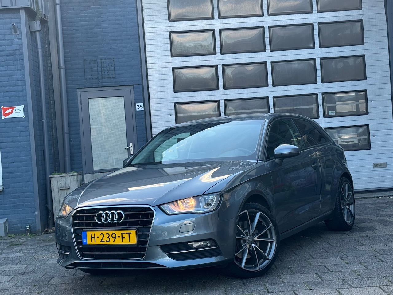 Audi A3 - 1.8 TFSI Ambition Pro Line S | Airco | Cruise | Keyless - AutoWereld.nl