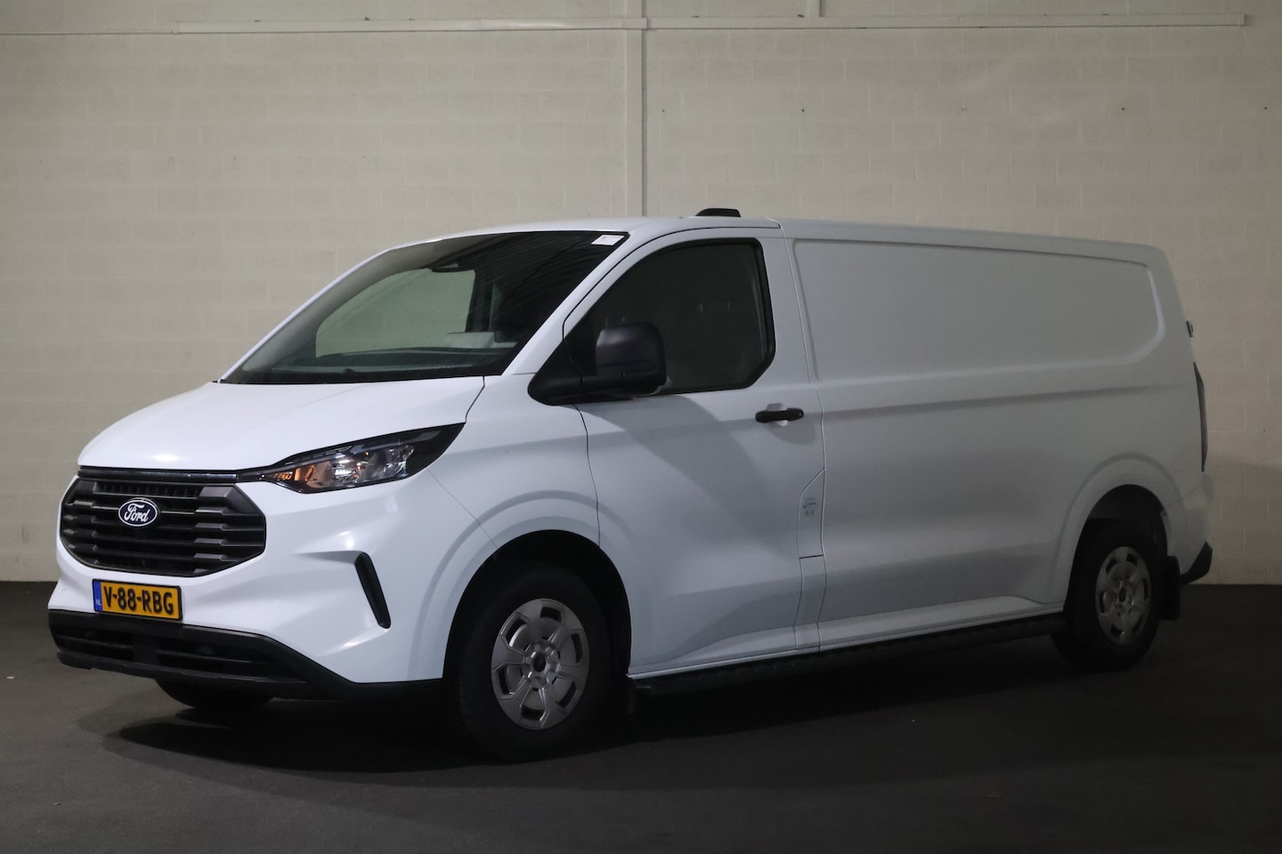 Ford Transit Custom - 2.0 TDci 136pk L2 H1 Trend Koelwagen - AutoWereld.nl