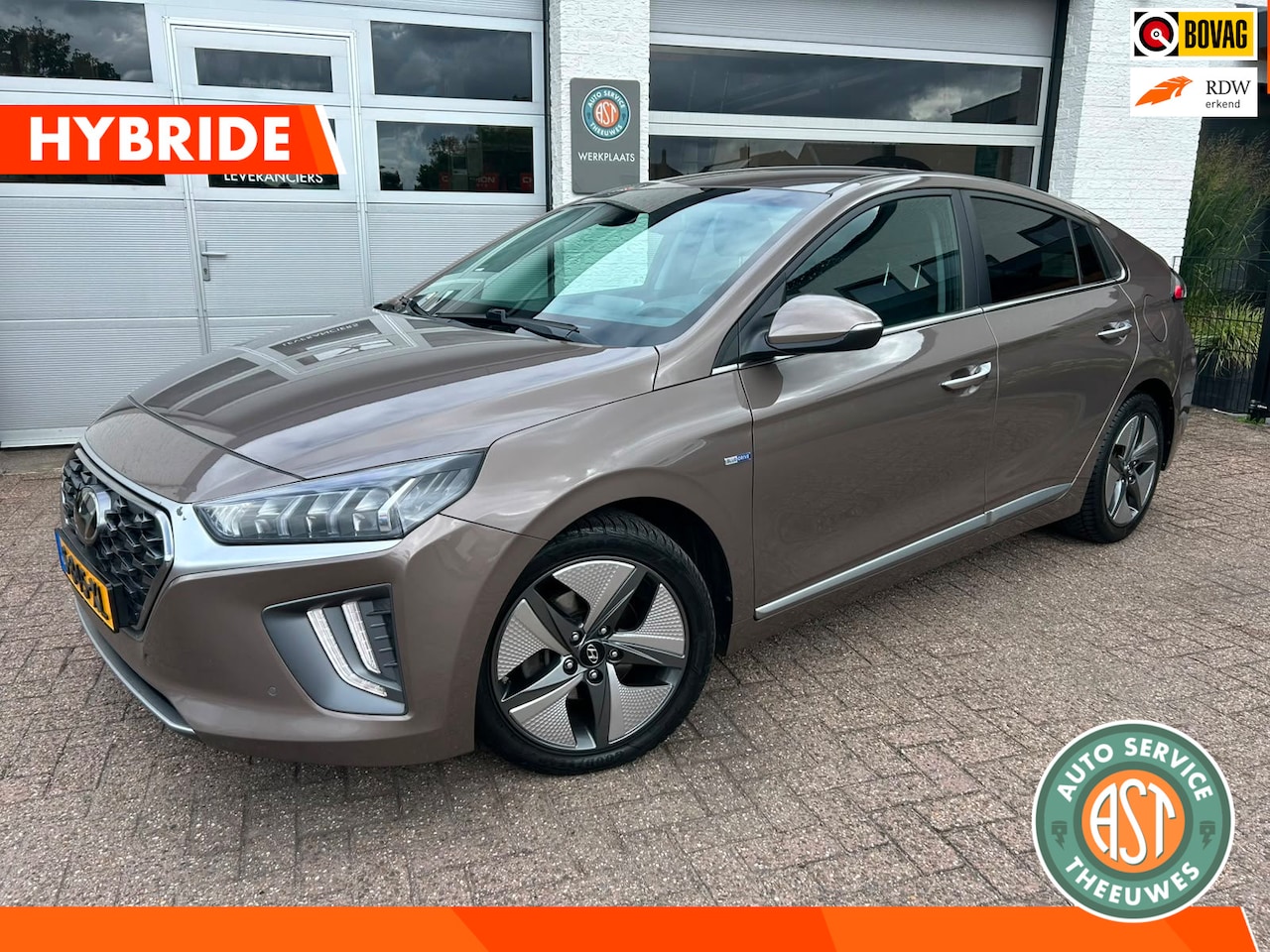 Hyundai IONIQ - 1.6 GDi Premium HYBRID|LEER|NAVI|CARPLAY|CAMERA - AutoWereld.nl