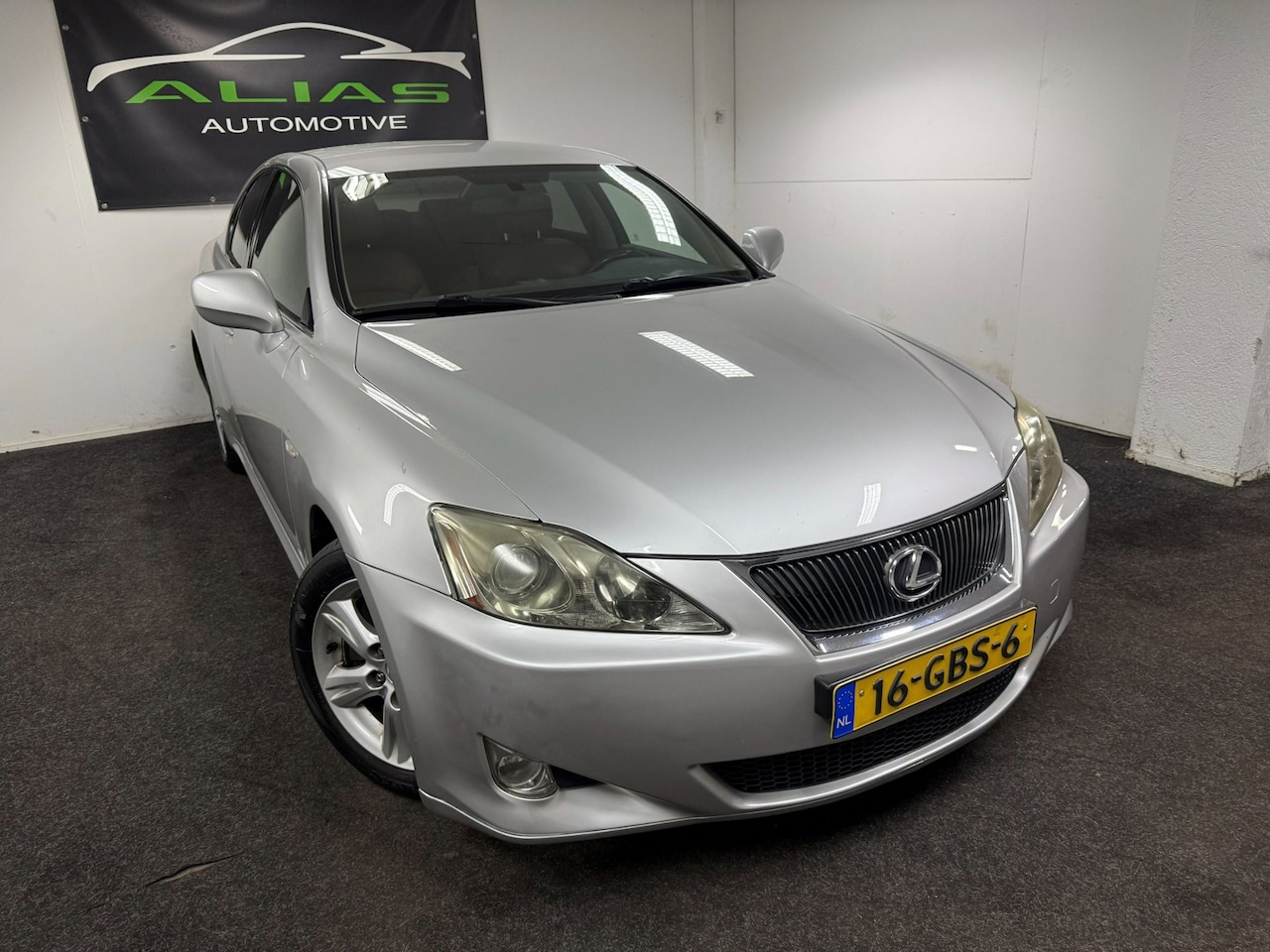 Lexus IS - 250 Business - Leder - Stoel verwarming - Trekhaak - Airco - APK 2027 - AutoWereld.nl