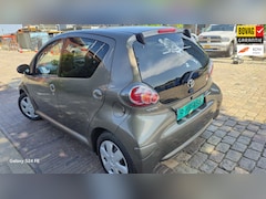 Toyota Aygo - 1.0 VVT-i /Airco/ Nw APK/ Bluetooth/ Garaantie