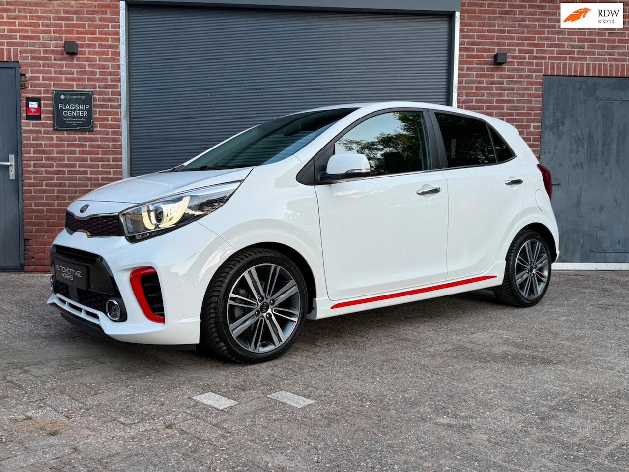 Kia Picanto - 1.2 GT-Line Automaat | Stuurwielverwarming l Climate control l Keyless | Apple CarPlay - AutoWereld.nl
