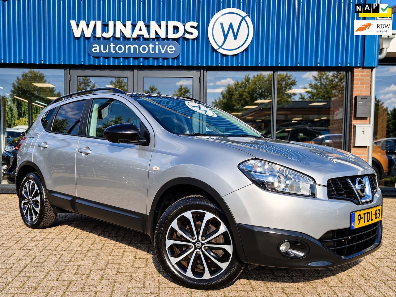 Nissan Qashqai - 1.6 360° Trekhaak Panoramadak Leder Cruise - AutoWereld.nl