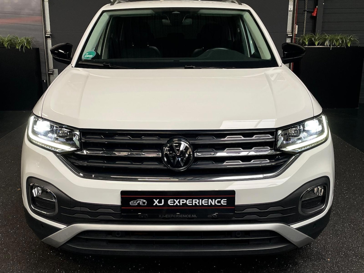 Volkswagen T-Cross - Style NAVI 150 PK 18' weinig km - AutoWereld.nl
